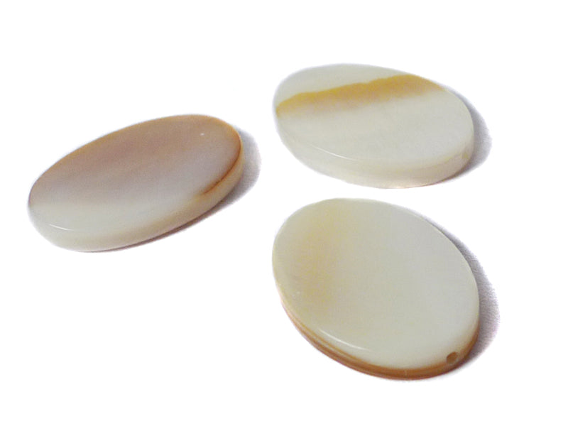 Perlmuttperlen “Ovale“ in cremeweiß 13 x 18 mm - 5 Stück