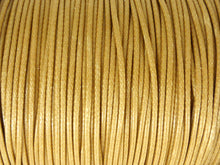Lade das Bild in den Galerie-Viewer, Baumwoll Kordel Korean Wax Cord 1mm in hellbraun
