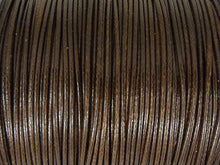 Lade das Bild in den Galerie-Viewer, Baumwoll Kordel Korean Wax Cord 1mm in dunkelbraun
