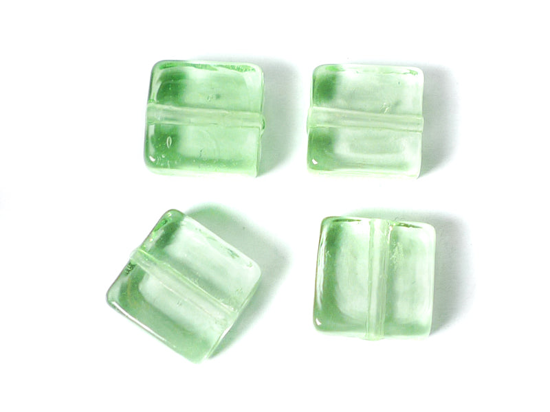 Glasperlen “Quadrat“ in hellgrün 12 x 12 mm - 15 Stück