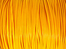 Lade das Bild in den Galerie-Viewer, Baumwoll Kordel Korean Wax Cord 1mm in gelb
