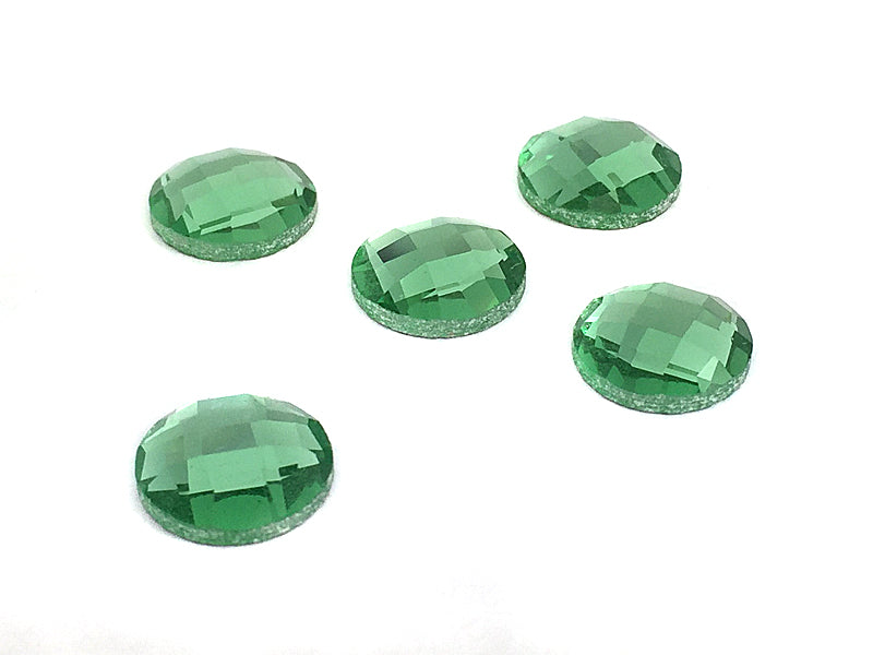 Facettierte Glascabochons 12 mm in grün