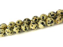 Lade das Bild in den Galerie-Viewer, Dalmatiner Jaspis Perlen 8 mm Durchmesser
