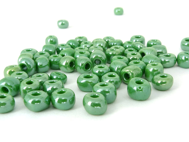 Rocailles Perlen perlisiert in grün - 6/0 - 20 Gramm